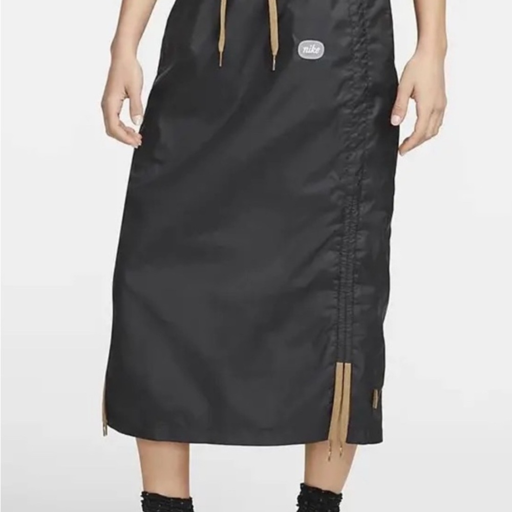 Nike Sports Icon Midi Skirt